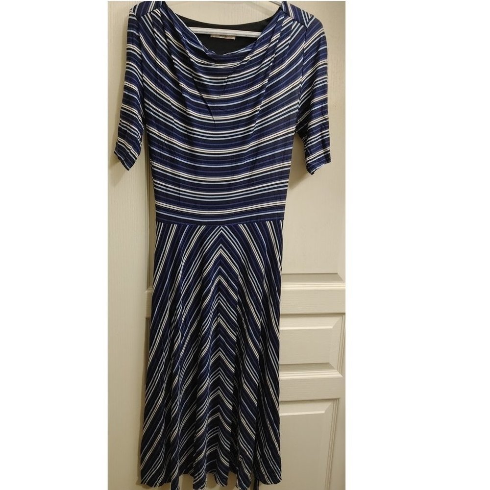 CLASSIC (M&S) 3/4 A-LINE LONG STRETCHEABLE DRESS (US 6)
